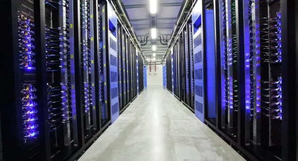 تفاوت هاست سی‌پنل معمولی و هاست ابری